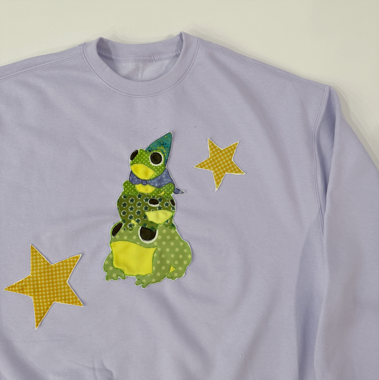 Lilac Whimsical 3 Frogs Crewneck