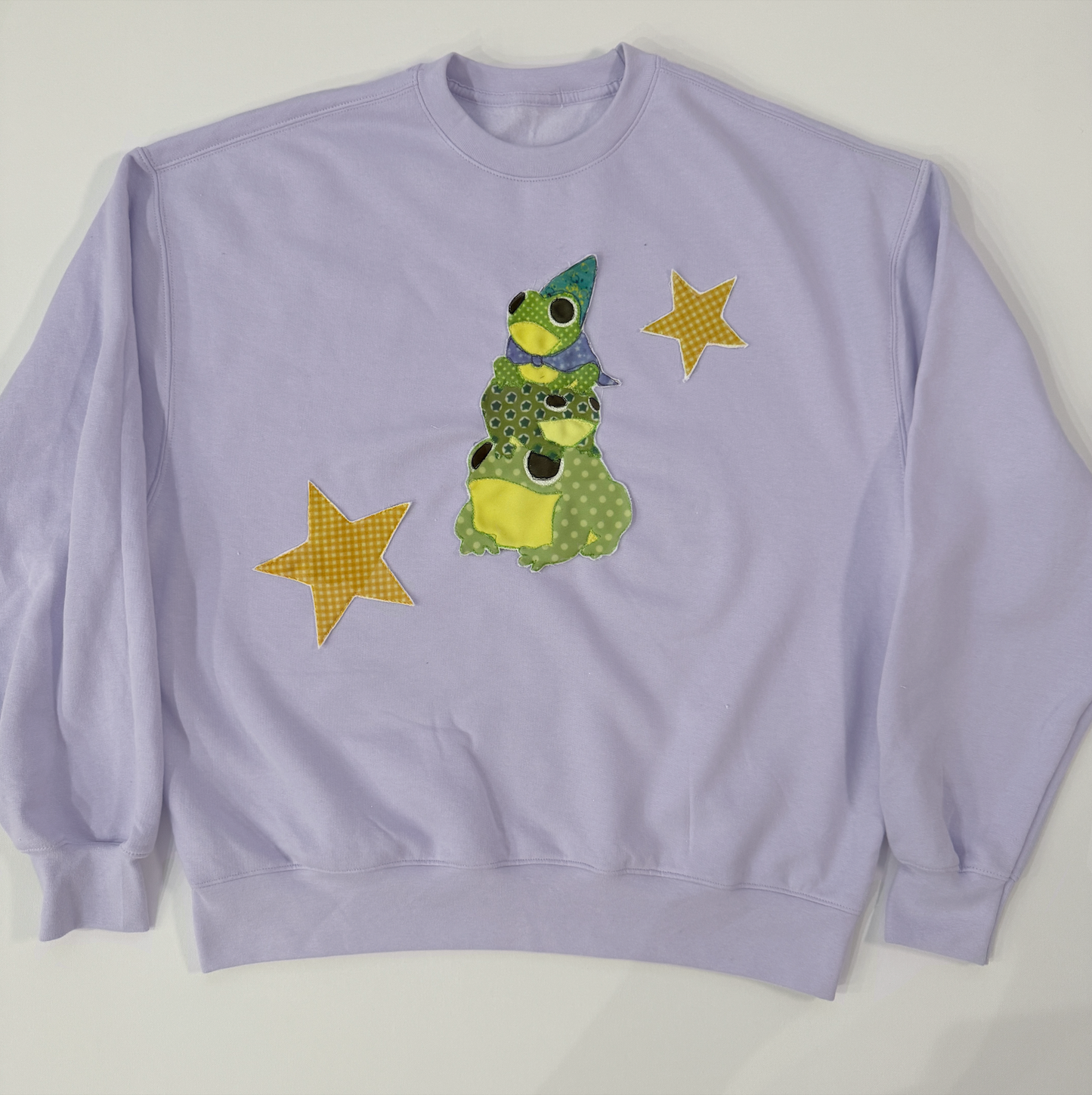 Lilac Whimsical 3 Frogs Crewneck